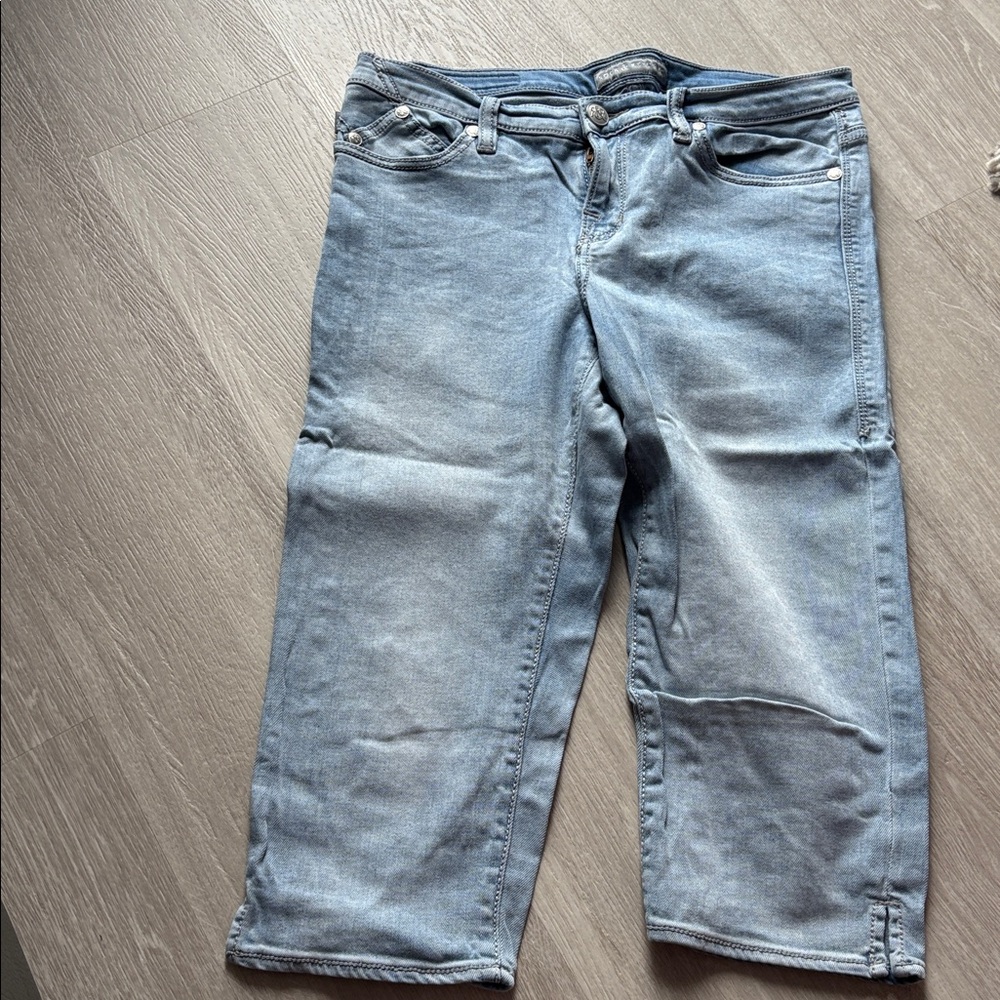 Rock & Republic Light Blue Denim Jeans capris